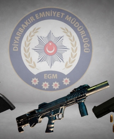 diyarbakirda-ruhsatsiz-silah-operasyonu-2-tabanca-1-tufek-ve-fisekler-ele-gecirildi-GLqw4ptL.jpg