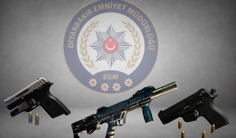 diyarbakirda-ruhsatsiz-silah-operasyonu-2-tabanca-1-tufek-ve-fisekler-ele-gecirildi-GLqw4ptL.jpg