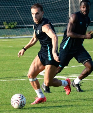 erzurumspor-fk-genclerbirligi-maci-icin-ankara-yolunda-hazirliklarini-surduruyor-6zksbXO9.jpg