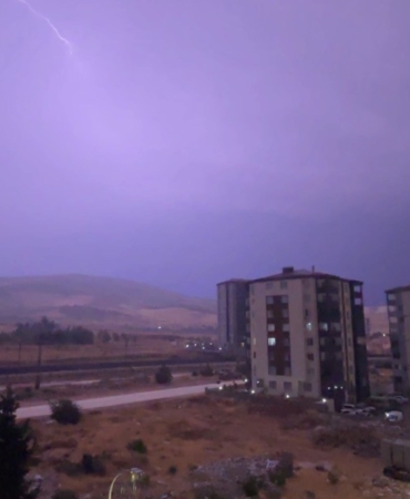 gaziantepte-simsek-firtiniyla-gecenin-isigi-parladi-tRGRNhml.jpg