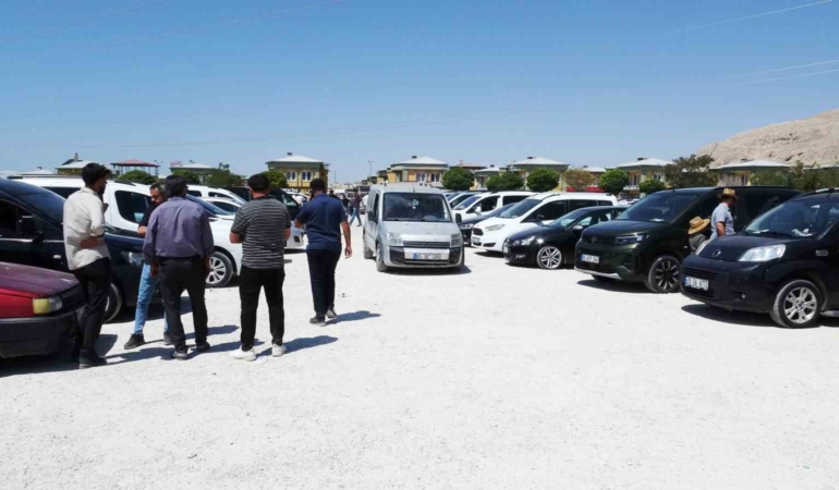 ikinci-el-oto-pazari-sonuklesti-sifir-kampanyalari-piyasa-hareketini-azaltti-RhCMRMvS.jpg