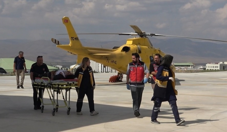 karayazida-traktor-faciasinda-19-yasindaki-genc-helikopterle-sevk-edildi-FuhVSacT.jpg