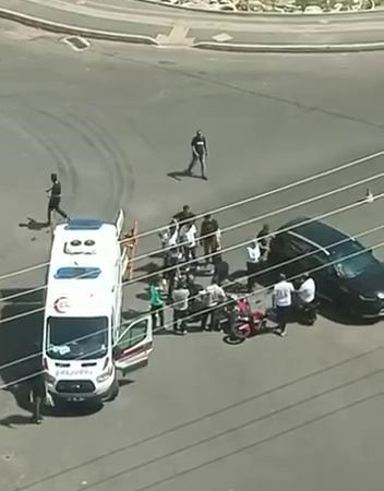 kayapinarda-motosiklet-ve-otomobil-carpismasi-1-yarali-ahifXXf2.jpg