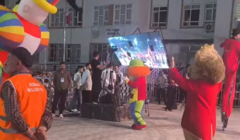 keban-su-ve-balik-festivalinde-led-ekran-faciasi-5-yarali-f9e7yAWr.jpg