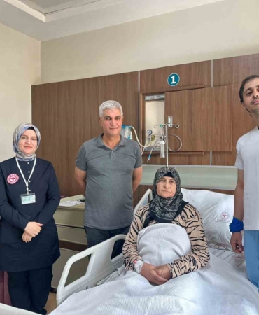 siirtte-diz-protezi-revizyonuyle-yeni-bir-yasam-enfesksiz-gevseme-tedavisi-basariyla-tamamlandi-bMDrvXpt.jpg