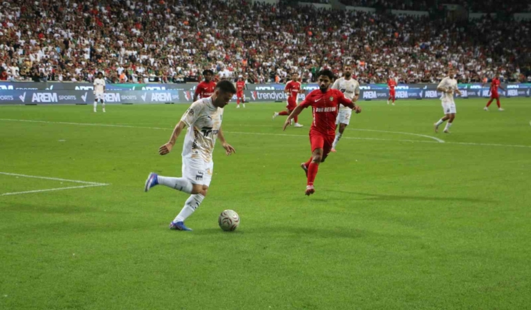amed-sportif-faaliyetler-5-0-basaksehir-evde-zaferin-dakikalari-ud88GUL3.jpg