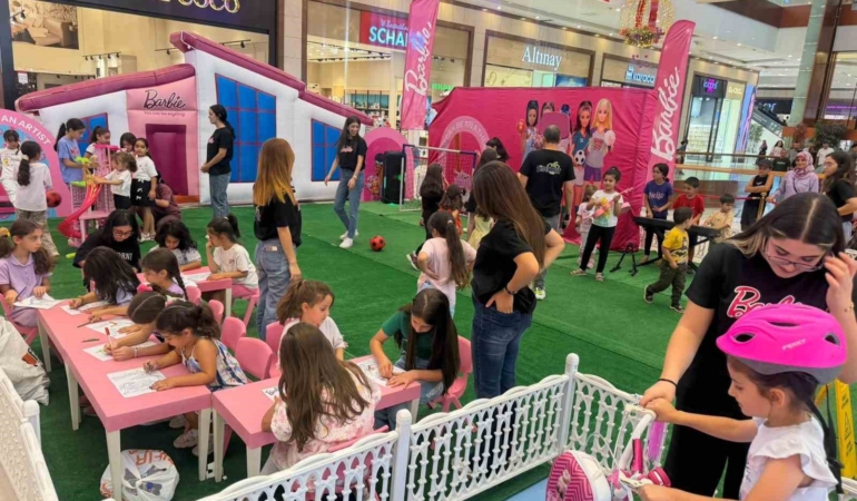barbie-hayal-dunyasi-ceylan-karavil-park-avmde-5-6-eylulde-cocuklarla-bulusuyor-dI6Oi8yg.jpg