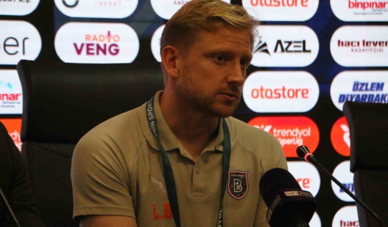 basaksehir-amedspor-macinda-hayal-kirikligi-yasandi-saha-icinde-ozlesen-sorumluluklar-7uHQhXvE.jpg