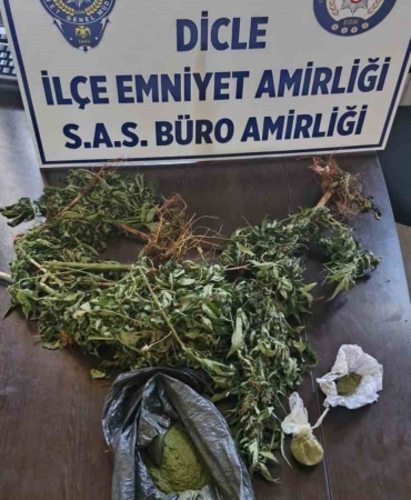 diclede-devriye-aninda-yakalanan-supheli-kenevir-ve-esrarla-sucustu-hftRemJm.jpg