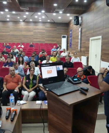 diyarbakir-irap-2027-2031-calistayi-afetlere-karsi-gelecegin-dayanikli-sehri-icin-yol-haritasi-QAFsAab6.jpg
