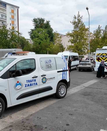 diyarbakirda-okul-servisi-denetimleri-artirildi-guvenli-ulasim-icin-ekipler-saha-calismalarini-surduruyor-28u3yq5a.jpg