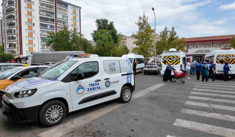 diyarbakirda-okul-servisi-denetimleri-artirildi-guvenli-ulasim-icin-ekipler-saha-calismalarini-surduruyor-28u3yq5a.jpg