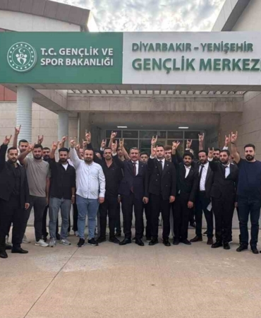 diyarbakirda-ozcoskundan-genclerle-huzur-ve-yatirim-vurgusu-p37avUwM.jpg