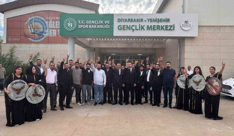 diyarbakirda-ozcoskundan-genclerle-huzur-ve-yatirim-vurgusu-p37avUwM.jpg