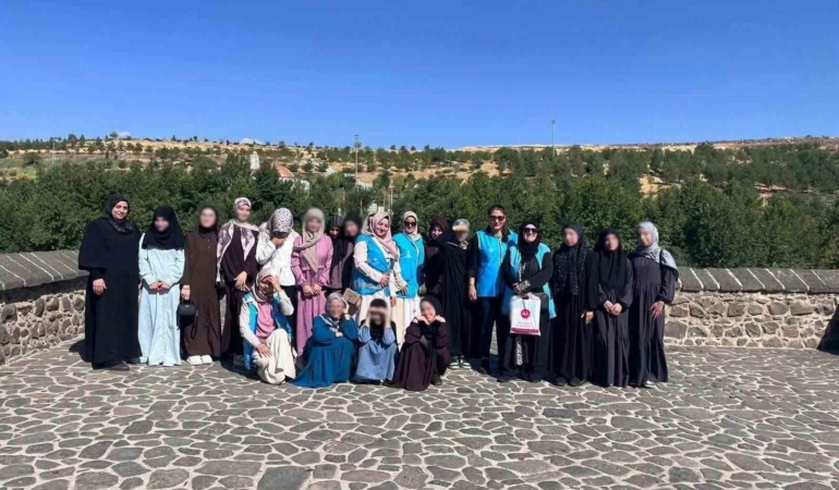 ikbal-kuran-kursu-ogrencileri-icin-diyarbakir-gezisi-ve-destek-programi-tWy4aPPy.jpg