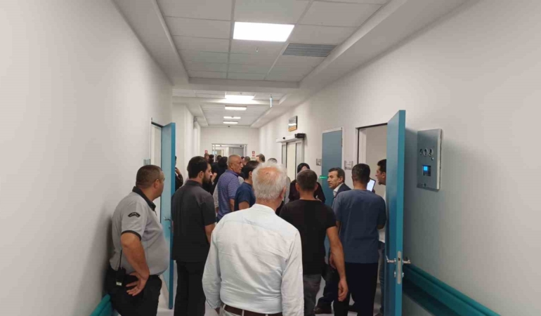 malatya-milletvekili-veli-agbaba-pazar-programinda-fenalik-gecirdi-hastanede-tedavide-bThCGmkE.jpg