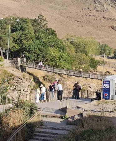 muradiye-selalesi-iranli-ziyaretcilerin-gozdesi-ve-doganin-sahieri-mDhJ4XnA.jpg