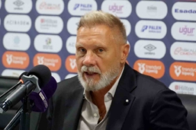 samsunsporun-fink-odakli-guncel-degerlendirmesi-genc-kadro-ve-genis-transfer-sureciyle-ilerlemetrabzonspor-derbisi-oncesi-FJlQQPK7.jpg