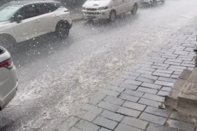 tatvanda-saganak-ve-dolu-yagisi-sehirde-su-birikintilerine-yol-acti-B63Au5JT.jpg