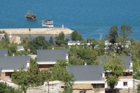 van-golu-cevresinde-yatay-mimari-ve-korumaci-yaklasim-ozdekten-yapilasma-uyarisi-1DCWC9ge.jpg