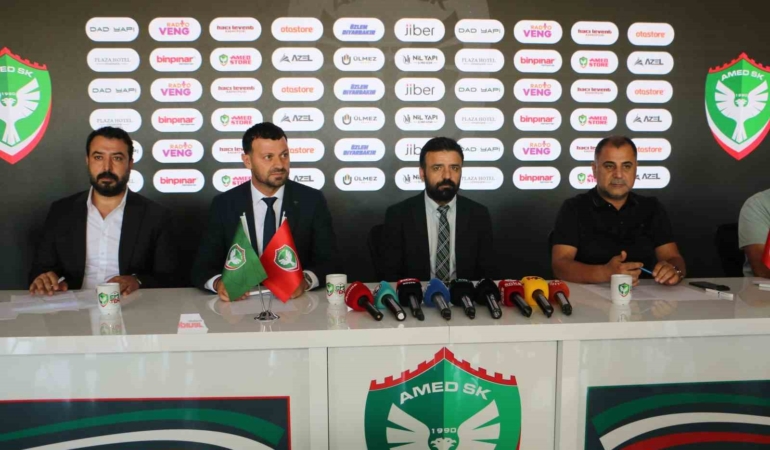 amed-sportif-faaliyetler-futbol-okullariyla-altyapiya-odaklaniyor-zOCzpbuv.jpg