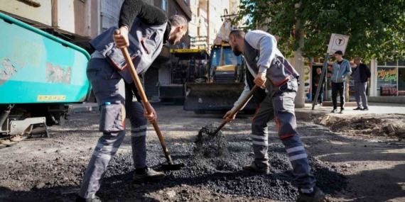 Bağlar Dörtyol’da Sıcak Asfaltla Yol Güçlendirme Operasyonu İncelemesi