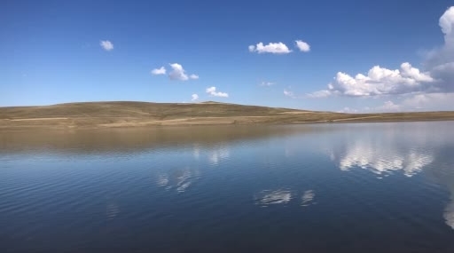 Bayburt Baraj Gölü: Bulutların Göl Yansımasında Sonbahar Rüya