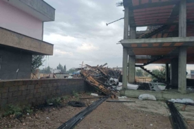 diyarbakir-bismilde-saganak-ve-firtina-yol-acti-cami-minaresi-ve-agaclar-deldi-EFJQ8M9r.jpg