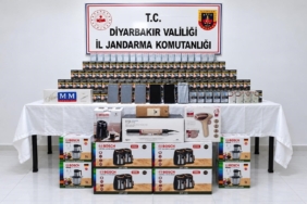 diyarbakirda-kacak-sigara-operasyonu-32-supheliye-islem-20-bin-502-paket-ele-gecirildi-4gpaGes9.jpg