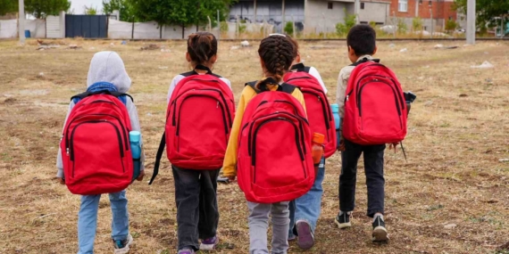 Diyarbakır’da Okul Çantalarıyla 280 Öğrenciye Destek: Eğitim Giderlerinde Kolaylık