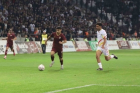 elazigspor-corluspor-1947-karsilasmasi-ev-sahibi-3-2lik-galibiyetle-ayriliyor-nx18Z97K.jpg