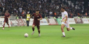 elazigspor-corluspor-1947-karsilasmasi-ev-sahibi-3-2lik-galibiyetle-ayriliyor-nx18Z97K.jpg