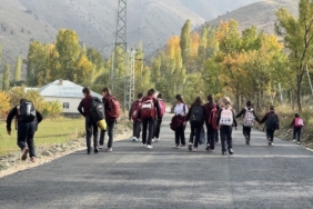 esenderede-40-yillik-ulasim-sorunu-cozuluyor-guzluce-ve-soganli-mezralarina-sicak-asfalt-seferberligi-mMLFY8qh.jpg