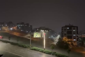 gaziantepte-saganak-yagisin-etkisi-yollar-gole-dondu-uyarilar-devam-ediyor-yhvPGJMl.jpg