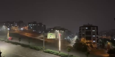 gaziantepte-saganak-yagisin-etkisi-yollar-gole-dondu-uyarilar-devam-ediyor-yhvPGJMl.jpg