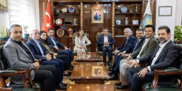 hamit-sumer-ve-heyetinden-diyarbakir-buyuksehir-belediyesine-ziyaret-apubEsIi.jpg