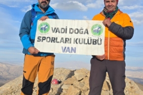 ispiriz-dagi-zirvesine-baskale-dagcilariyla-basarili-tirmanis-kbNbfAxK.jpg