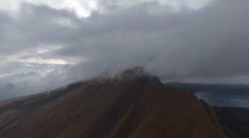 Nemrut Kalderası Milli Parkı’nın Gökyüzüne Yansıyan Güzelliği: Dronla Çekilen Time-Lapse Manzaralar