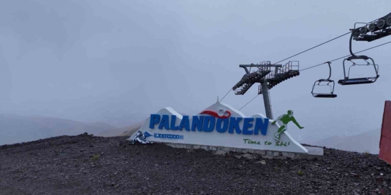Palandöken’de Kar Yağışı Devam Ediyor: Zirveye Beyaz Hırka