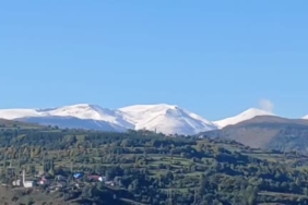posofta-erken-kar-yagisi-ve-essiz-sonbahar-kis-manzaralari-XVCIZaaz.jpg