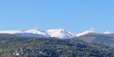 posofta-erken-kar-yagisi-ve-essiz-sonbahar-kis-manzaralari-XVCIZaaz.jpg