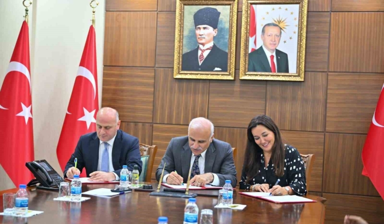 surda-16-derslikli-ilkokul-icin-protokol-imzalandi-yxNl9qtE.jpg