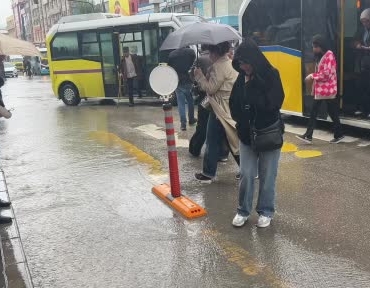 van-bolgesinde-siddetli-yagis-uyarisi-ve-guncel-durum-7Gh7Lhdx.jpg